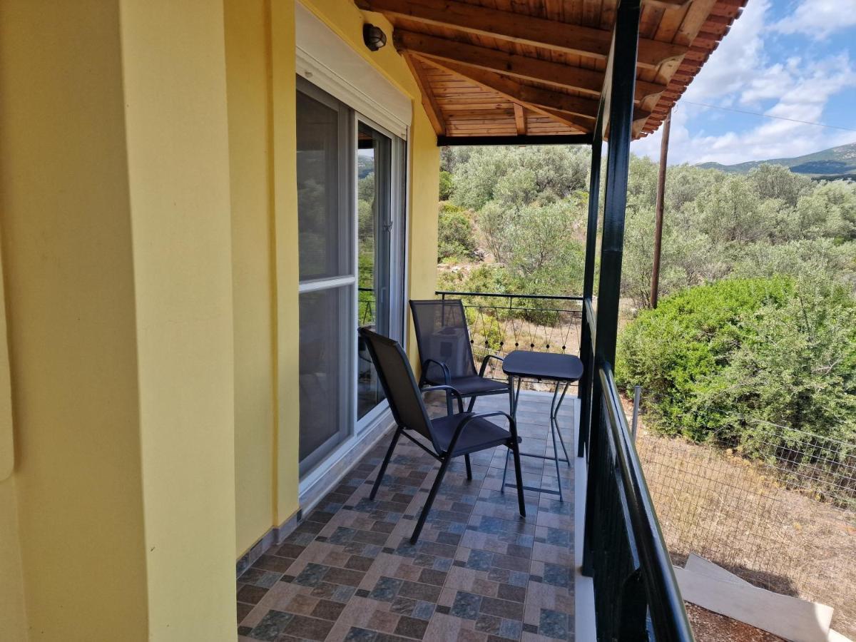 Grieks Vakantiehuis To Kalokairi Kougaíika Extérieur photo