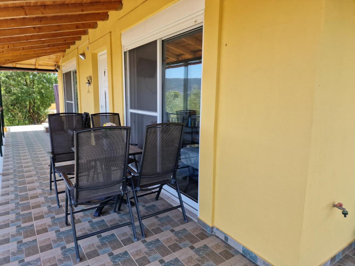 Grieks Vakantiehuis To Kalokairi Kougaíika Extérieur photo