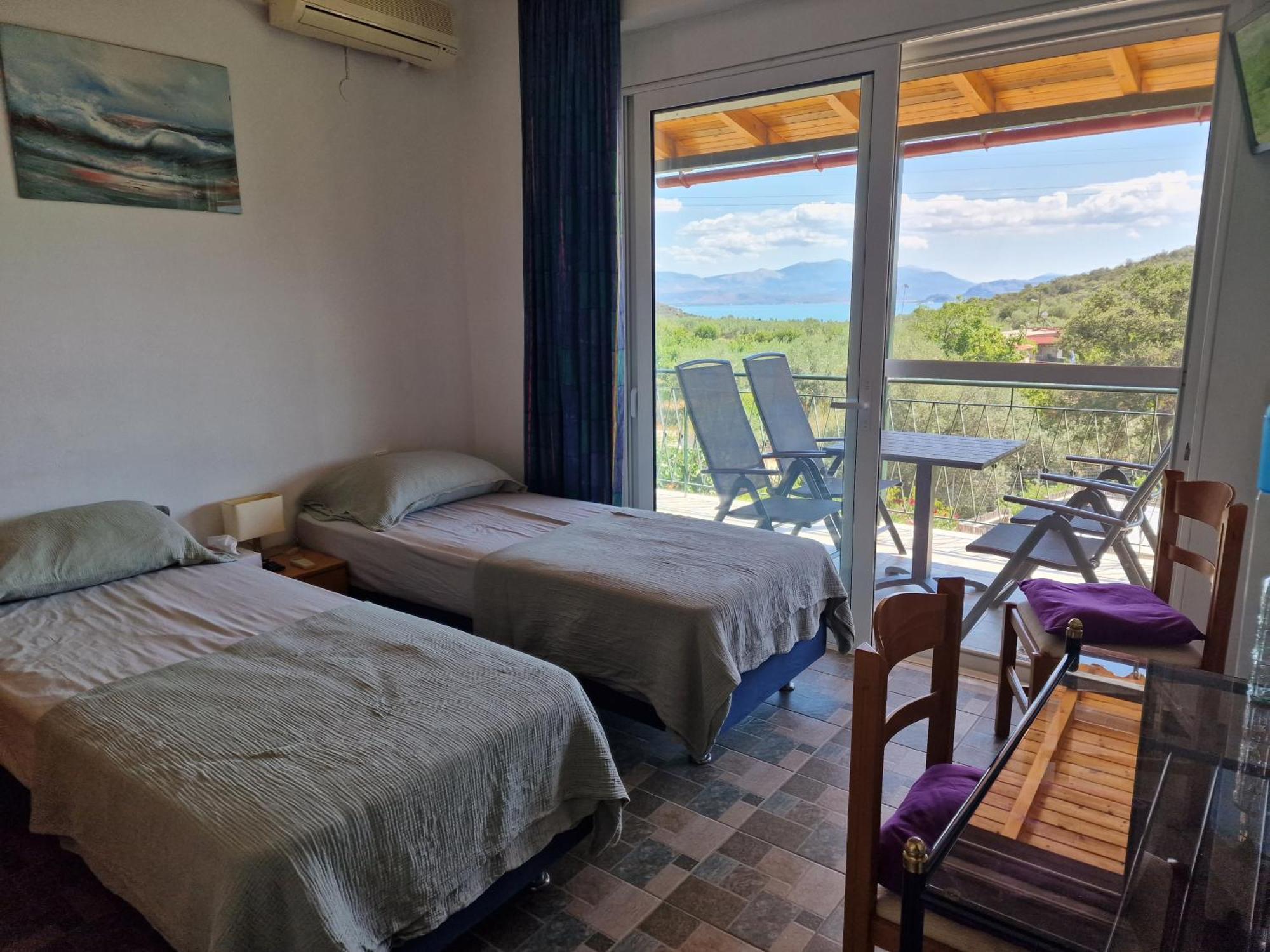 Grieks Vakantiehuis To Kalokairi Kougaíika Extérieur photo