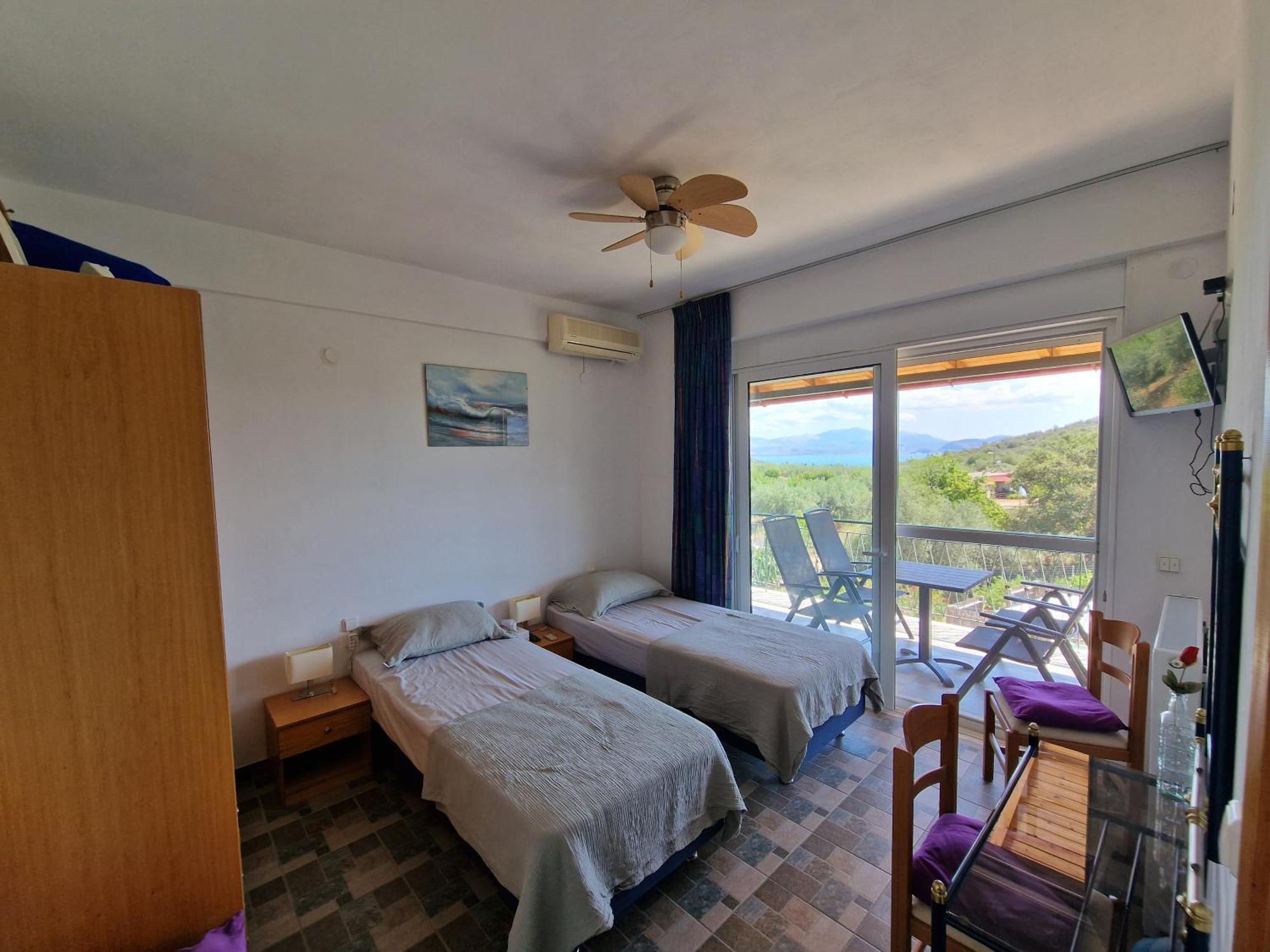 Grieks Vakantiehuis To Kalokairi Kougaíika Extérieur photo